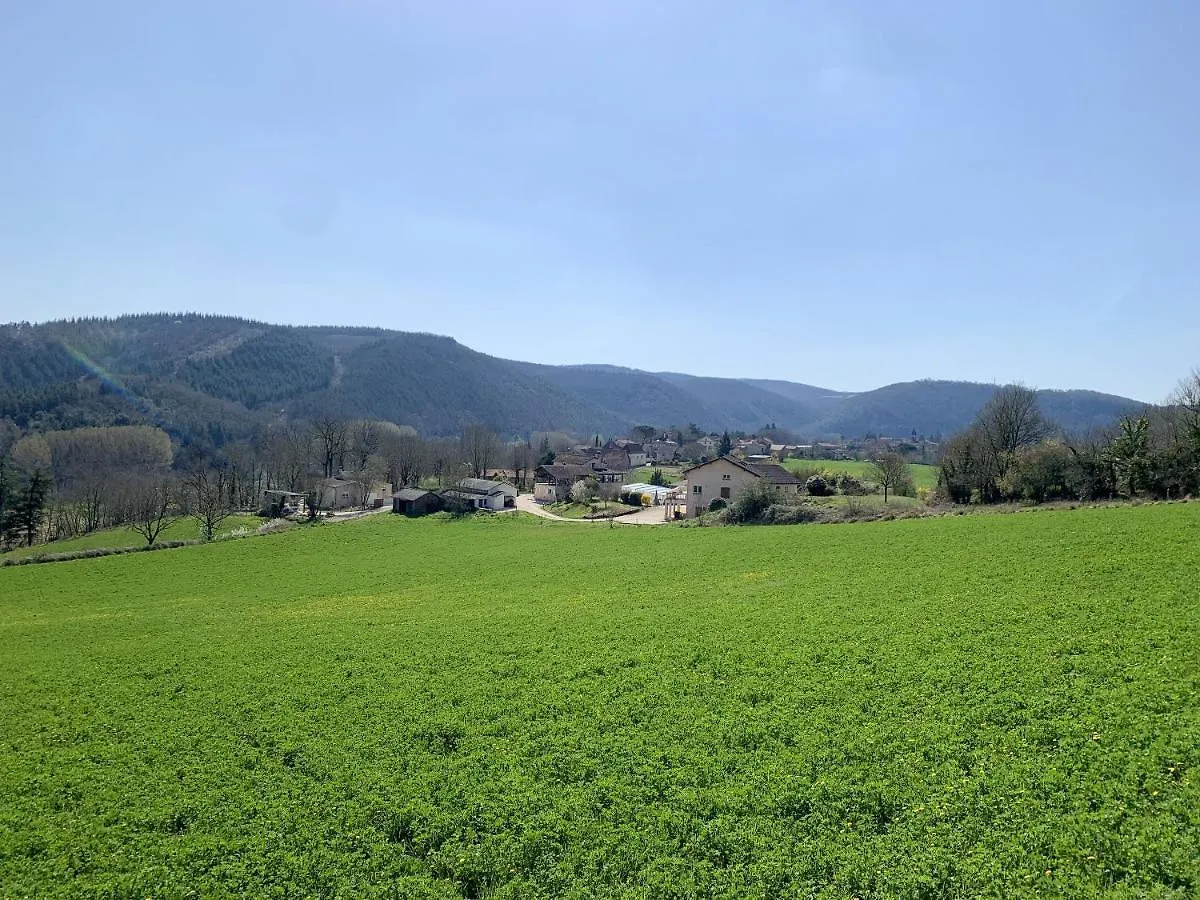 Maison Accueillante A Saint-Gery Avec Piscine Partagee